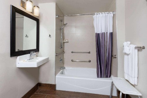 La Quinta by Wyndham New York City Central Park - image 40