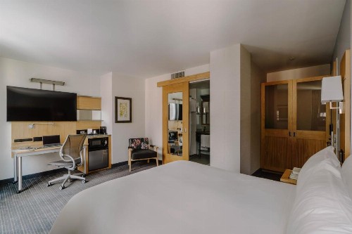 World Center Hotel - image 44
