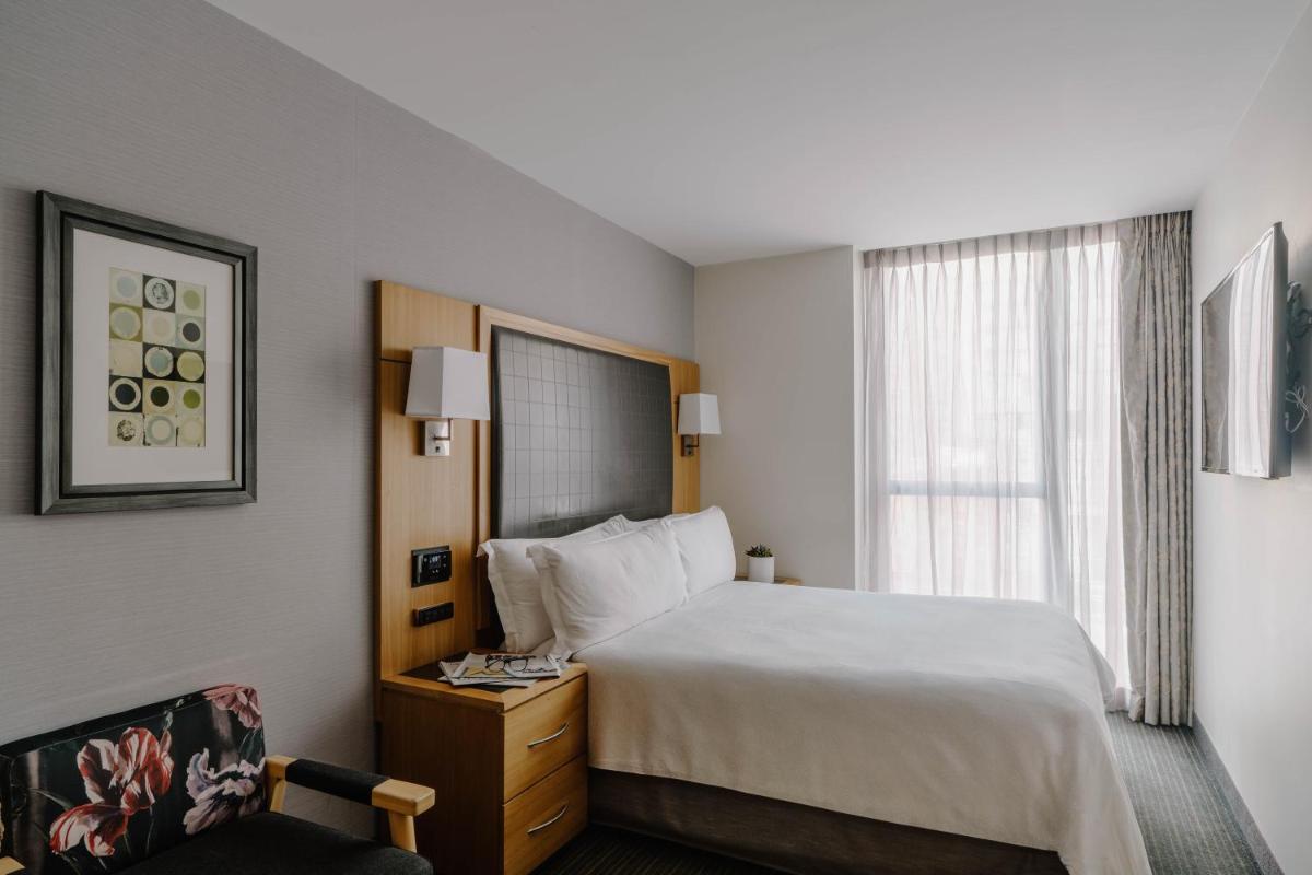 World Center Hotel - image 7