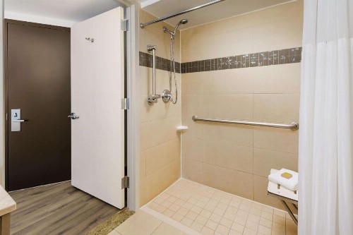 DoubleTree by Hilton - Chelsea - image 25