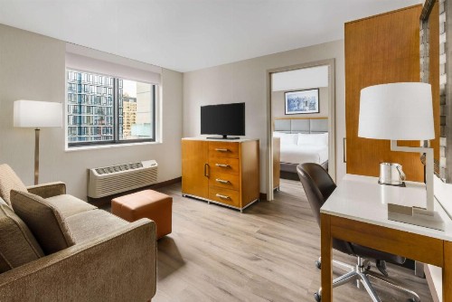 DoubleTree by Hilton - Chelsea - image 7