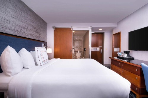 Fairfield Inn & Suites By Marriott New York Manhattan/Times Square - image 10