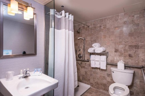Fairfield Inn & Suites By Marriott New York Manhattan/Times Square - image 12