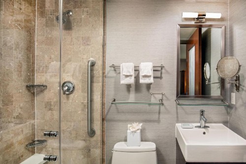 Fairfield Inn & Suites By Marriott New York Manhattan/Times Square - image 20