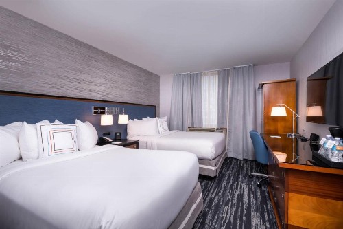 Fairfield Inn & Suites By Marriott New York Manhattan/Times Square - image 22