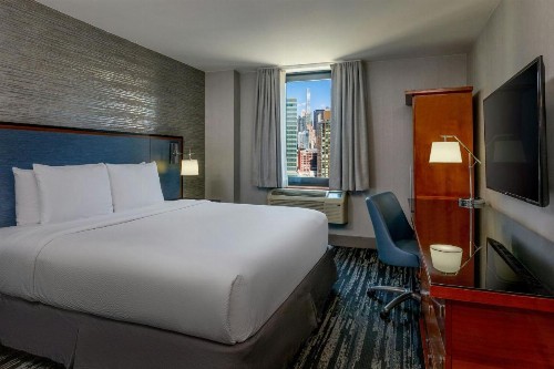 Fairfield Inn & Suites By Marriott New York Manhattan/Times Square - image 33