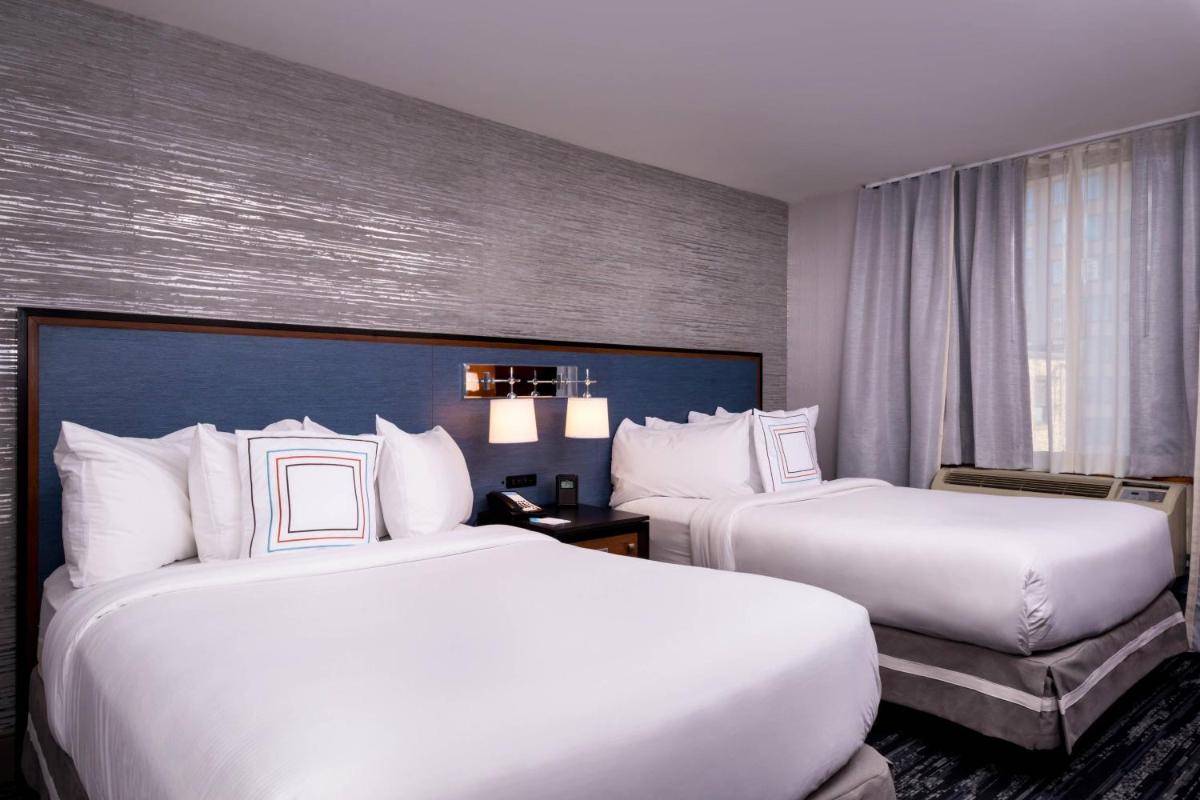 Fairfield Inn & Suites By Marriott New York Manhattan/Times Square - image 5