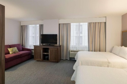 Hampton Inn Manhattan - Times Square South - image 10