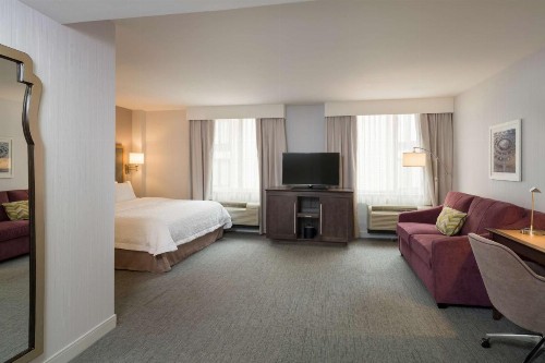 Hampton Inn Manhattan - Times Square South - image 2