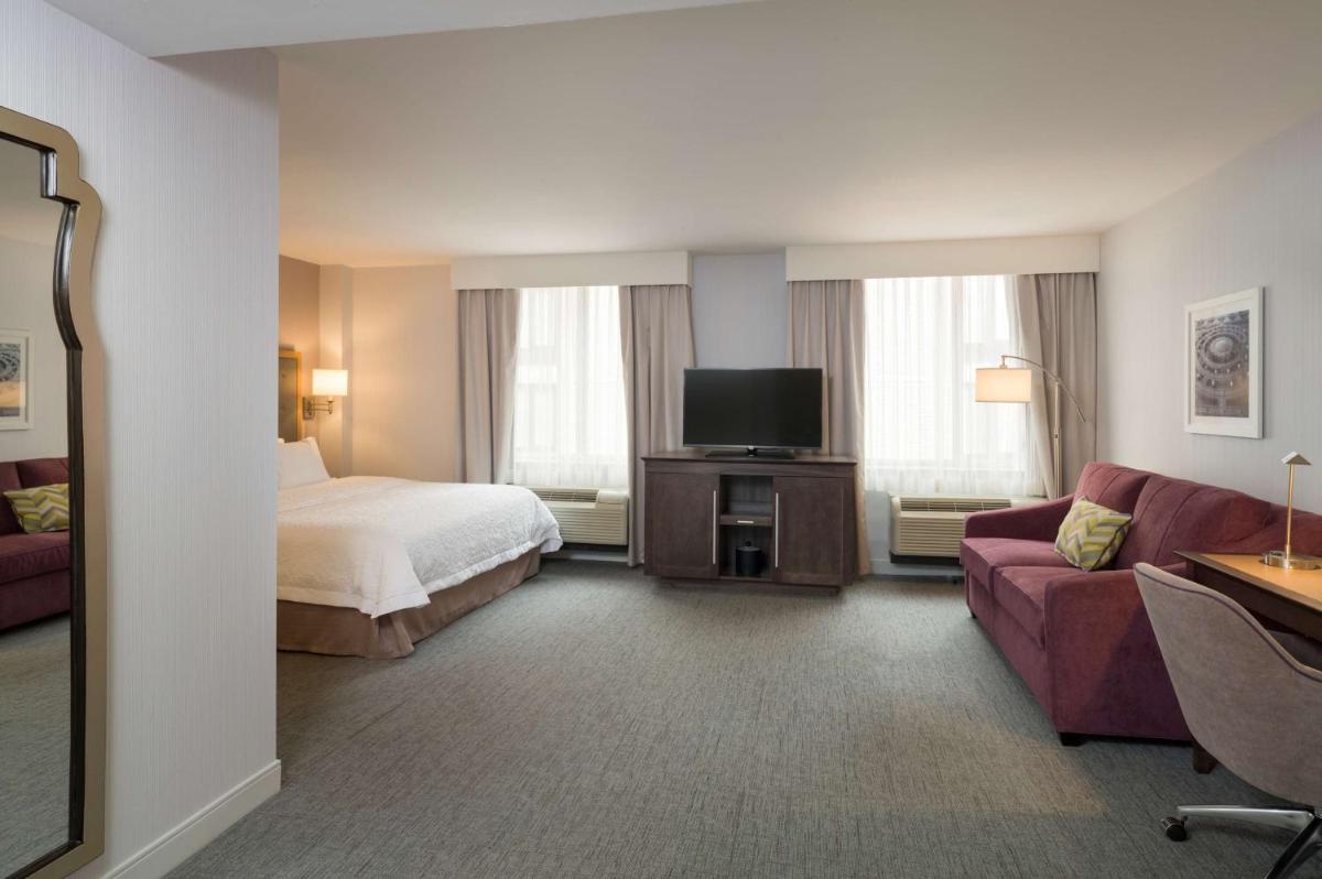 Hampton Inn Manhattan - Times Square South - image 2
