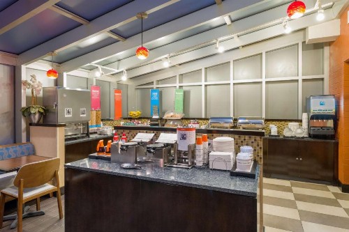 Hampton Inn Manhattan - Times Square South - image 24