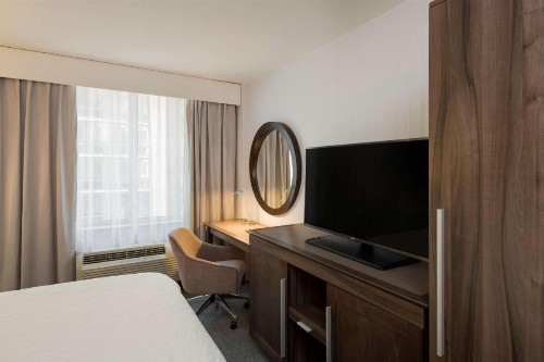 Hampton Inn Manhattan - Times Square South - image 29