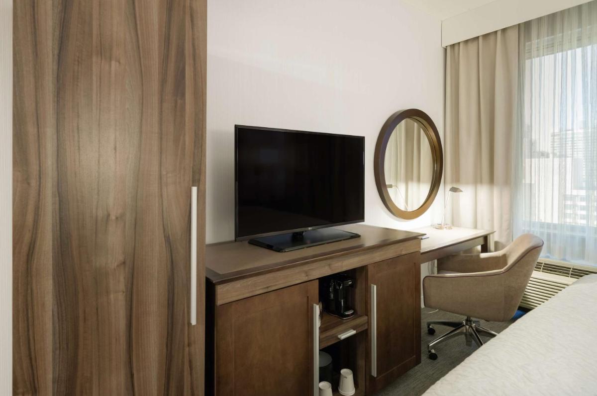 Hampton Inn Manhattan - Times Square South - image 3