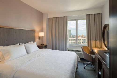 Hampton Inn Manhattan - Times Square South - image 7