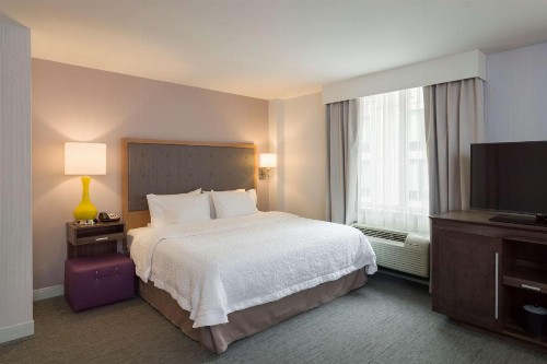 Hampton Inn Manhattan - Times Square South - image 8