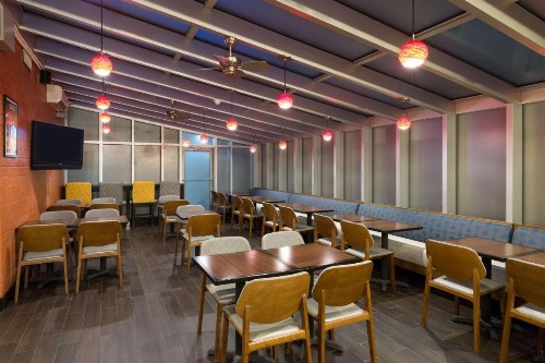 Hampton Inn Manhattan - Times Square South - image 9