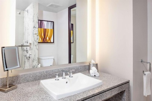 West 57th Street by Hilton Club - image 10