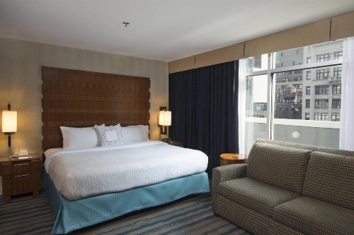 Fairfield Inn & Suites by Marriott New York Manhattan/Fifth Avenue - image 3