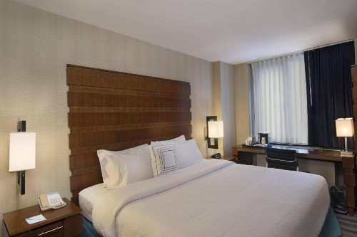 Fairfield Inn & Suites by Marriott New York Manhattan/Fifth Avenue - image 9