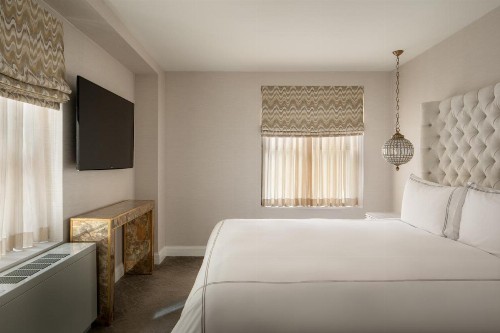 The Manhattan Club - image 3