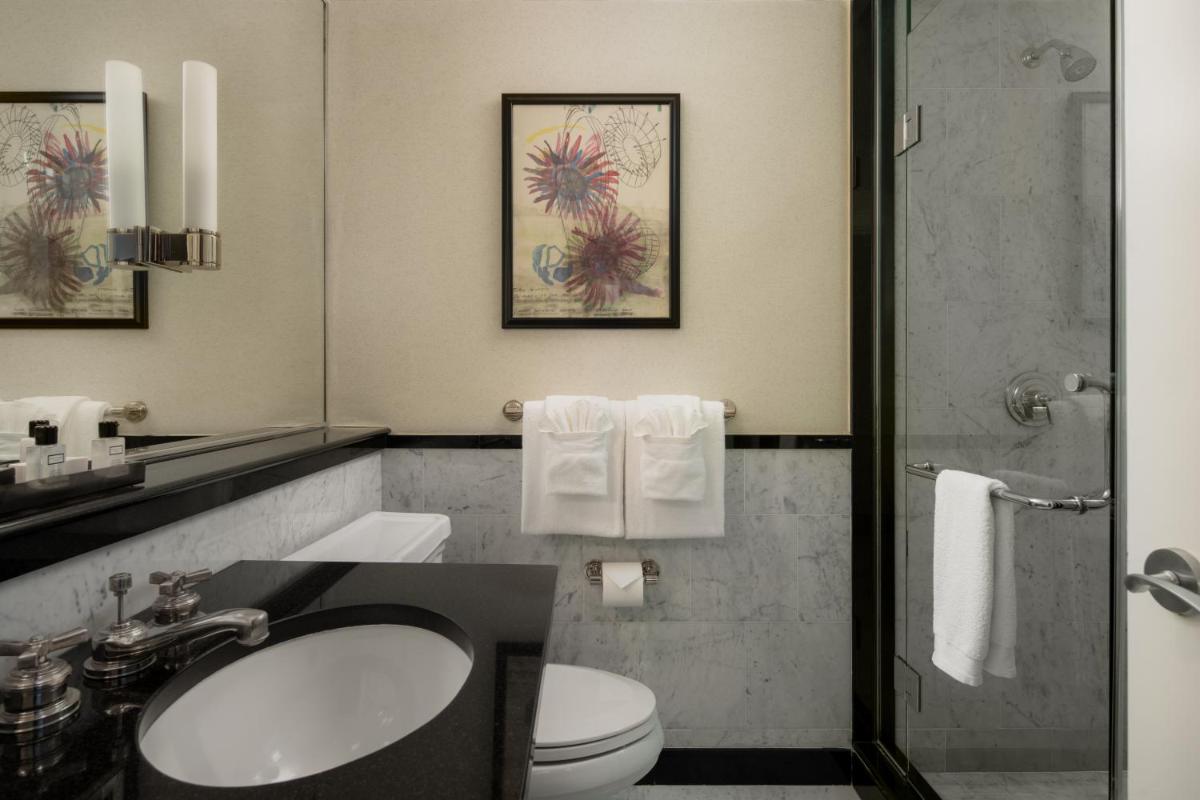 The Manhattan Club - image 6