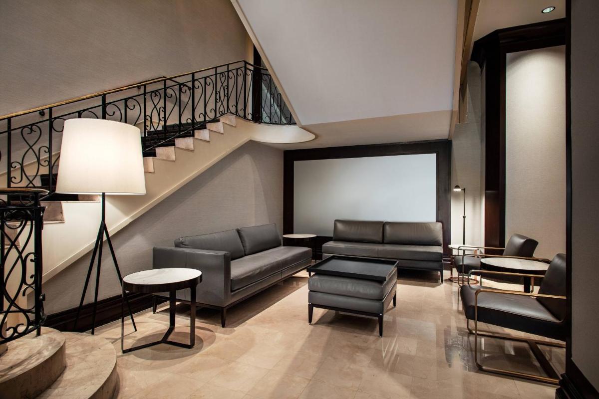 New York Marriott Downtown - image 6