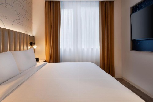 Courtyard by Marriott New York Manhattan / Soho - image 10