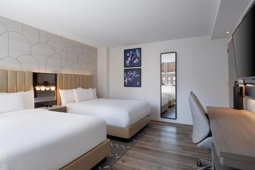 Courtyard by Marriott New York Manhattan / Soho - image 9