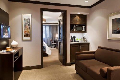 The Pearl Hotel - image 18