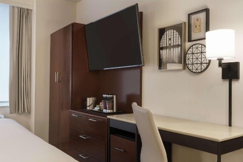 DoubleTree by Hilton New York Downtown - image 23