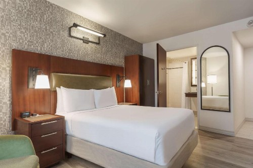 DoubleTree by Hilton New York Downtown - image 26