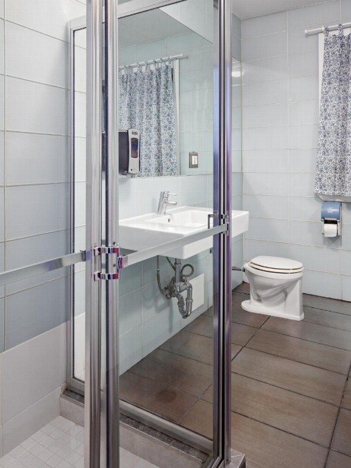 Central Park West Hostel - image 17