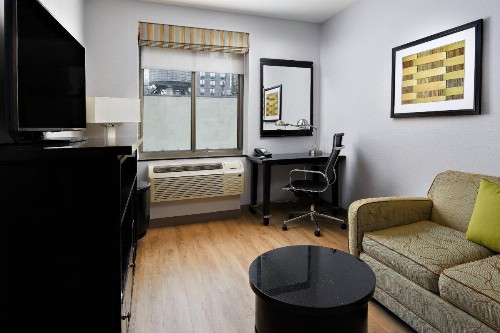 Fairfield Inn & Suites by Marriott New York Manhattan/Chelsea - image 14