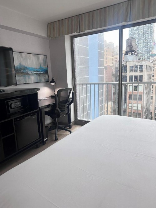 Fairfield Inn & Suites by Marriott New York Manhattan/Chelsea - image 4