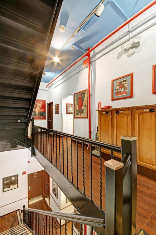 Chelsea Pines Inn - image 10