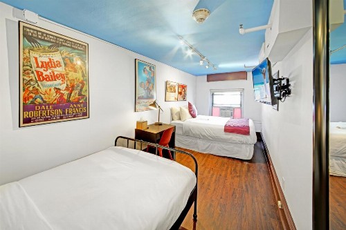 Chelsea Pines Inn - image 3