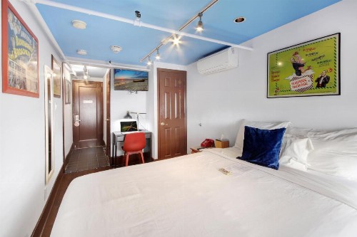 Chelsea Pines Inn - image 5