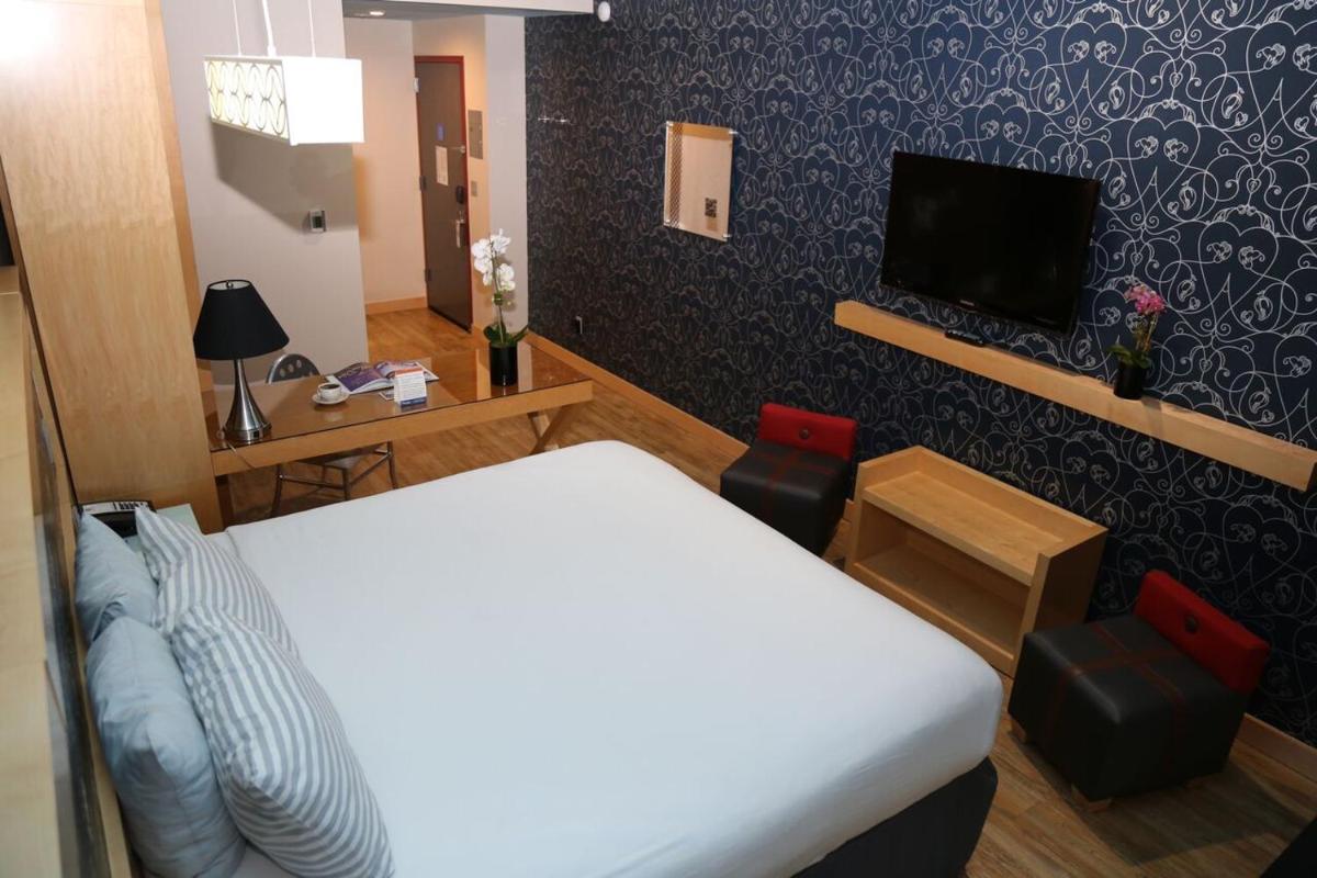 TRYP by Wyndham Times Square South - image 4