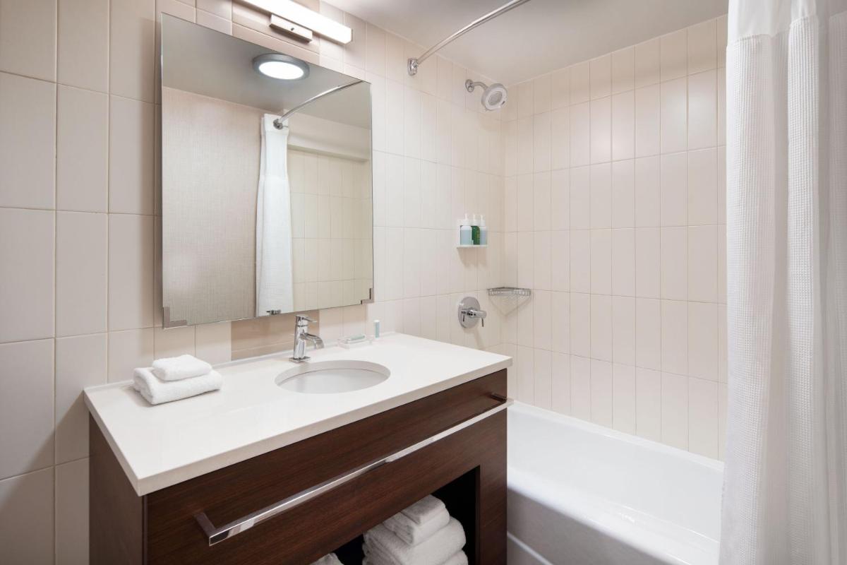Residence Inn by Marriott New York Manhattan/ Midtown Eastside - image 6