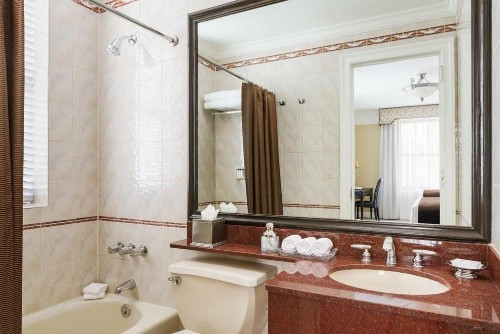 Hotel Lucerne - image 16