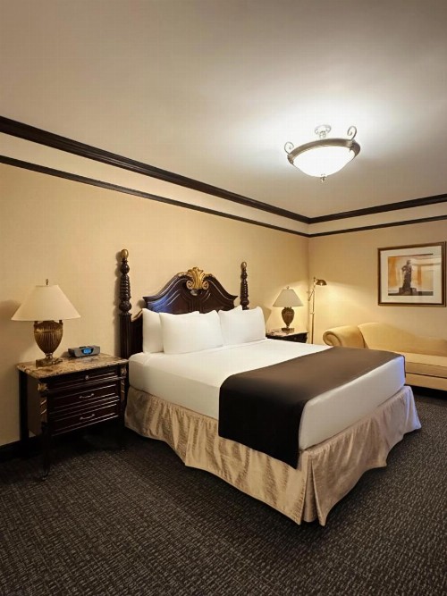 Hotel Lucerne - image 19