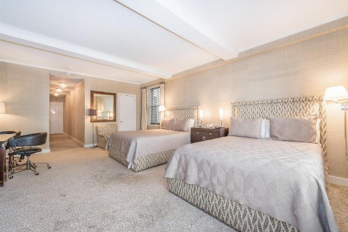 Lombardy Hotel - image 26