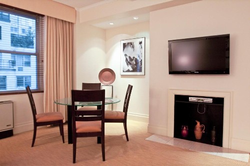 Lombardy Hotel - image 32