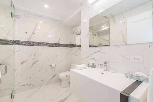 Lombardy Hotel - image 38