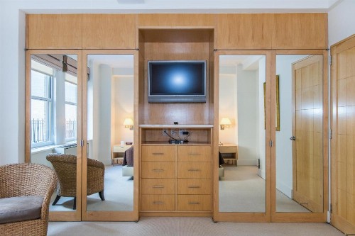 Lombardy Hotel - image 46