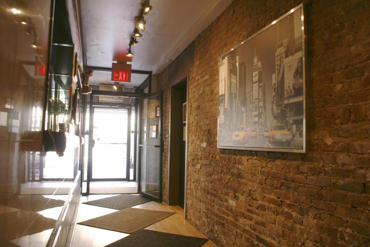 Off SoHo Suites Hotel - image 5