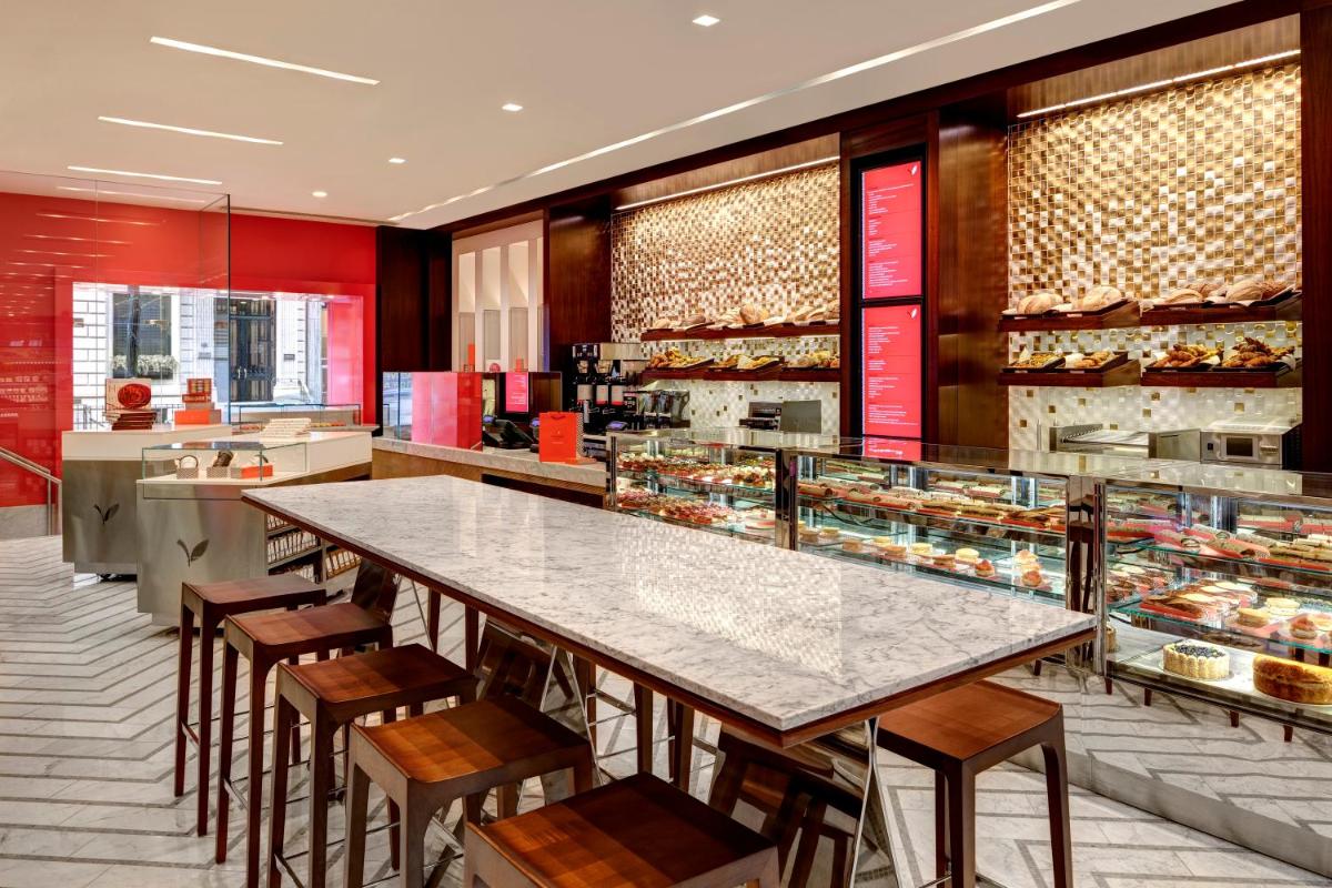 Lotte New York Palace - image 5