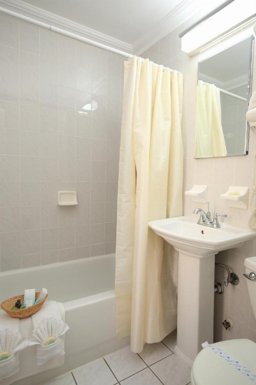Radio City Apartments - image 9