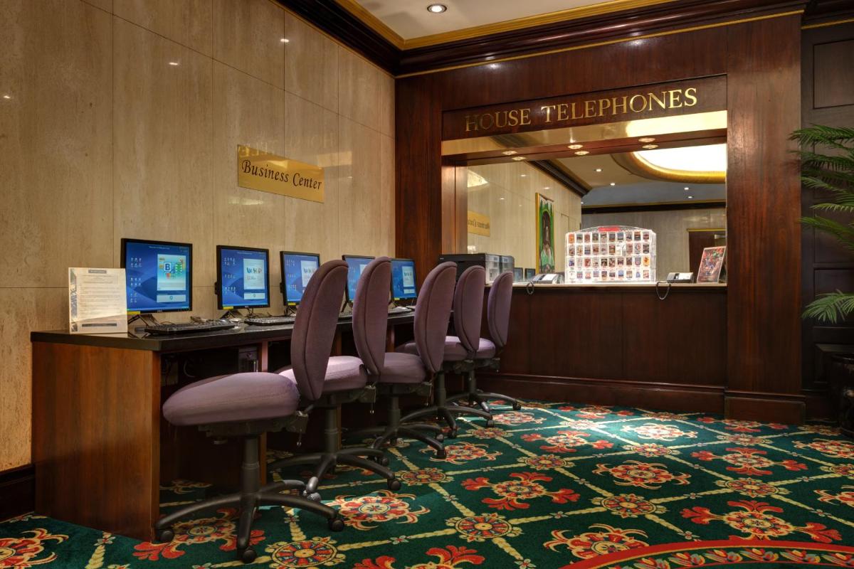 Wellington Hotel - image 2