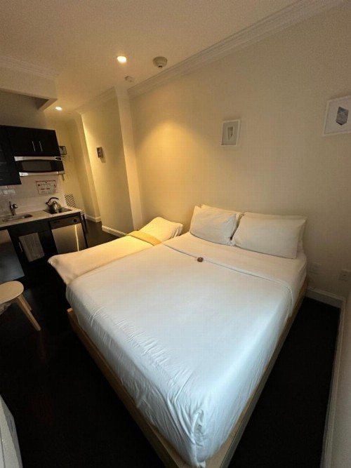 East Village Hotel - image 6